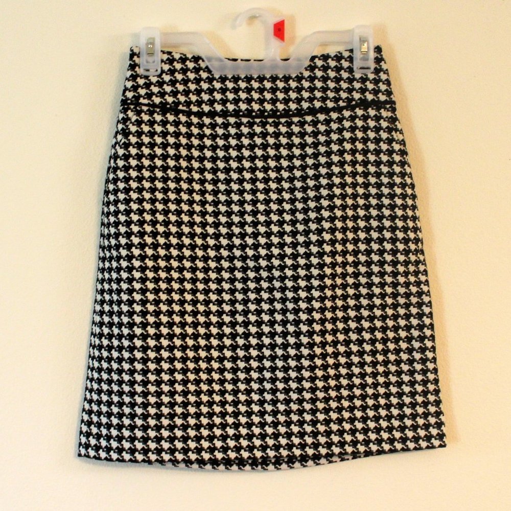 Jacqui.E Lined Houndstooth Skirt Size 6